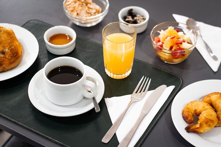 Breakfast/Coffee Service 36 of 47