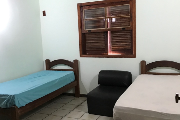 Room 4 of 27