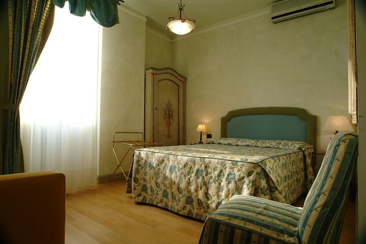 Room 22 of 113
