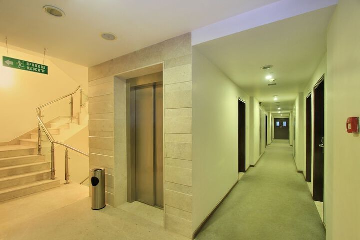 Ballroom/Hall 13 of 25