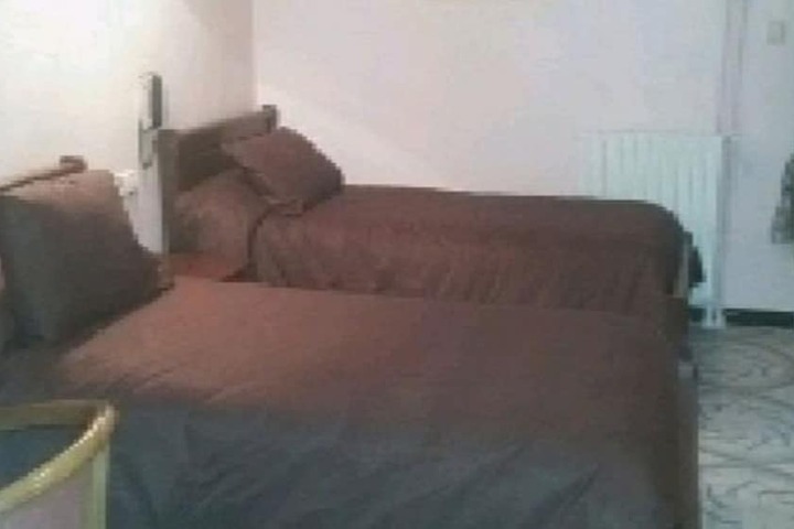Room 6 of 27