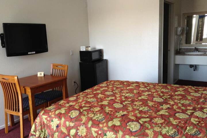 Room 9 of 29