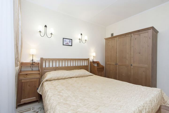 Room 5 of 63