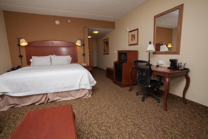 2 Queen Beds Hearing Accessible (1 of 15)