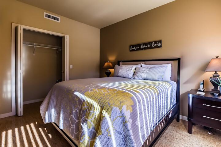 Room 4 of 10