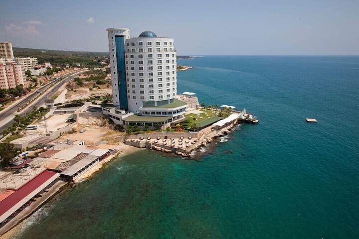 Hotel 37 of 38