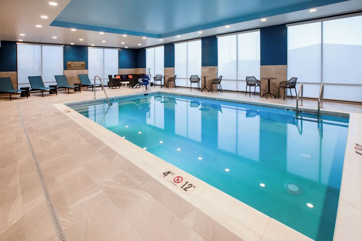 Pool 25 of 39