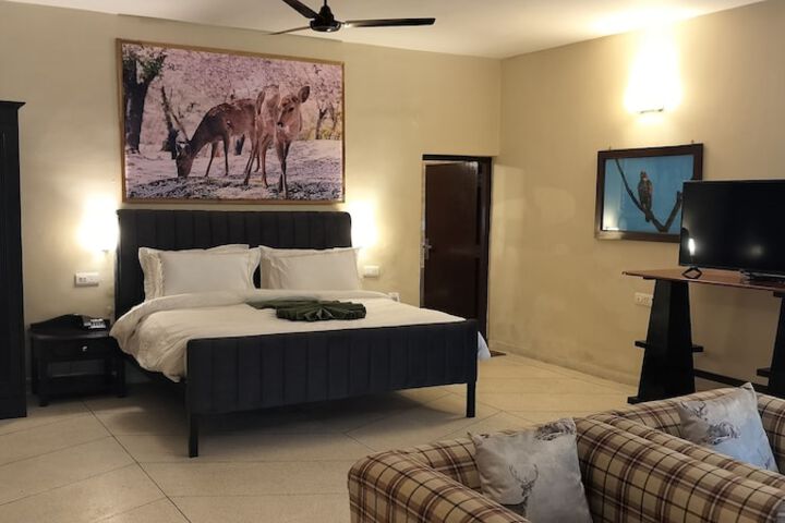 Room 34 of 256