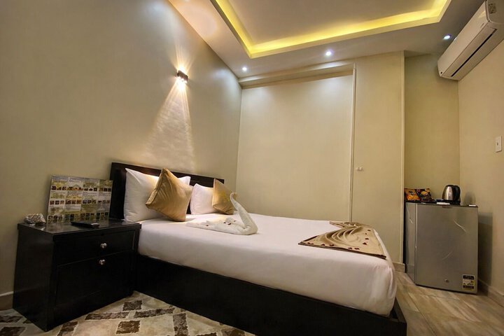 Room 17 of 49