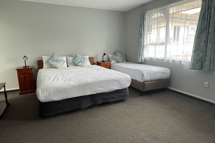 Room 16 of 36