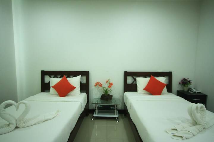 Room 3 of 47
