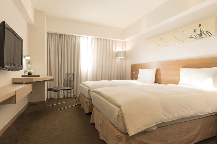 Room 15 of 60