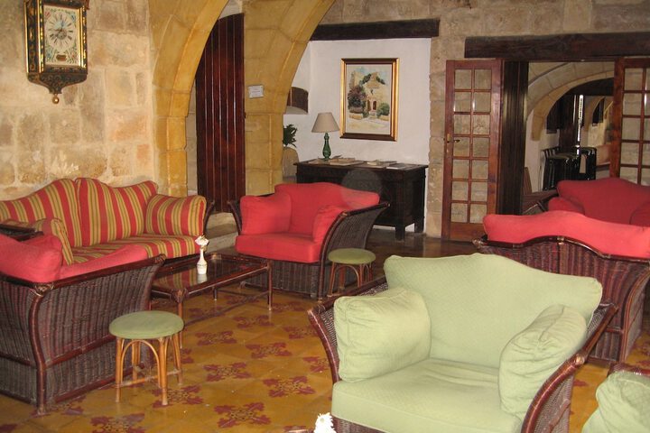 Entrance & Lobby