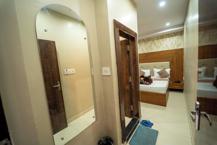Room 5 of 48
