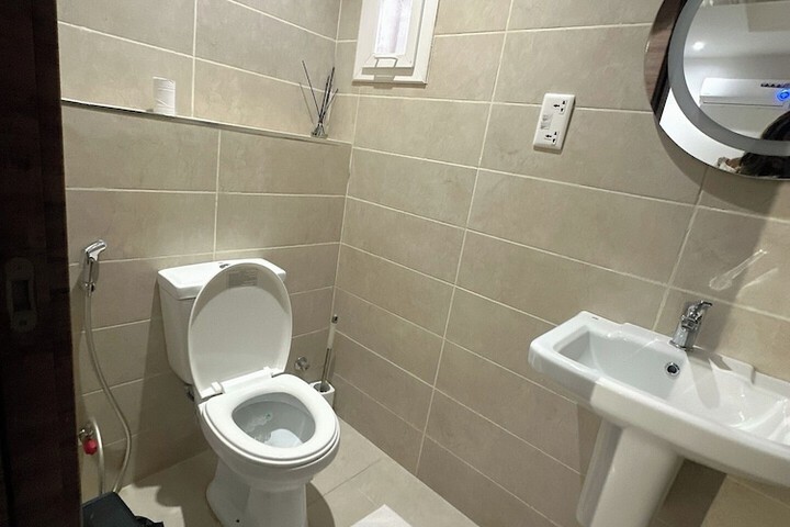 Room 11 of 27