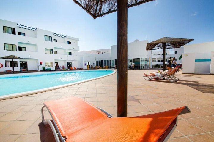Hotel Pool