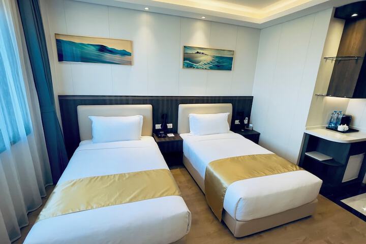 Room 13 of 89