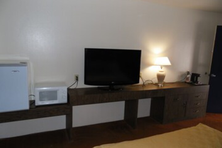 Room 13 of 28