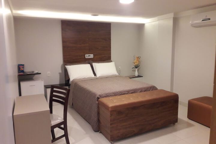 Room 32 of 80