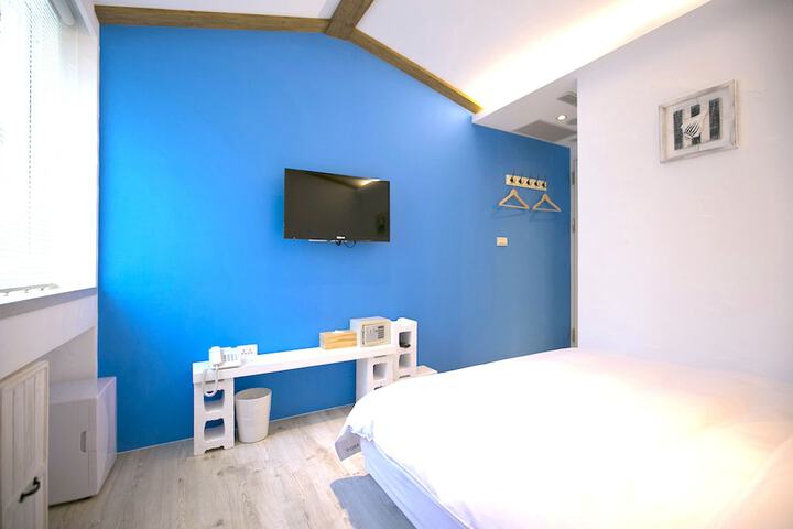 Room 72 of 114