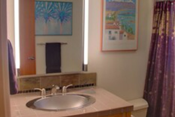 Room 5 of 32