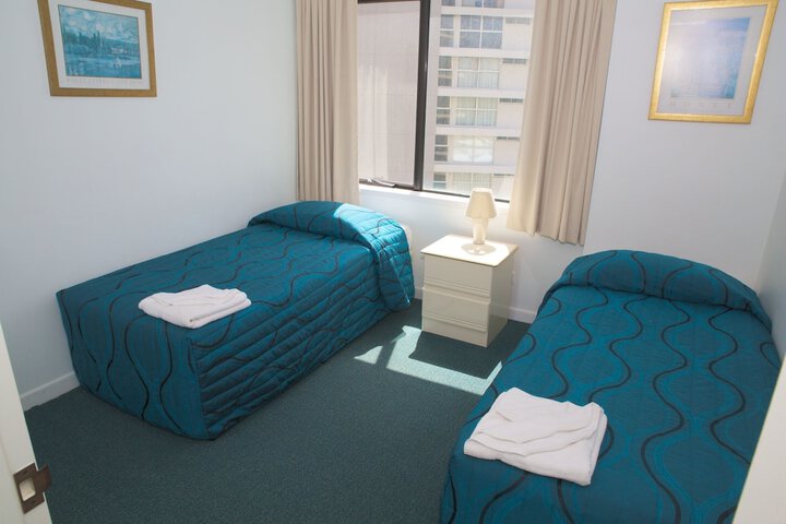 Room 3 of 174