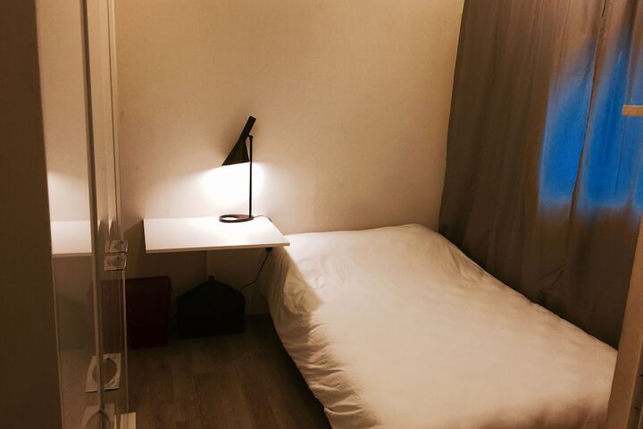Room 30 of 258