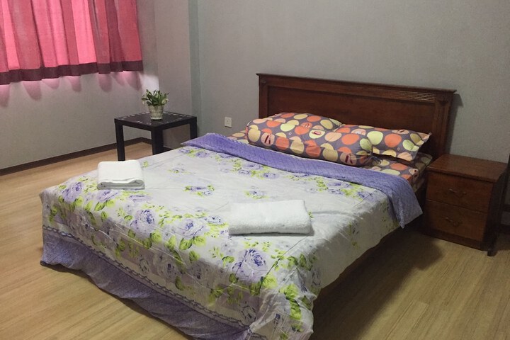 Room 3 of 32