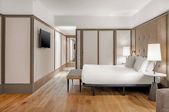 Room 19 of 68