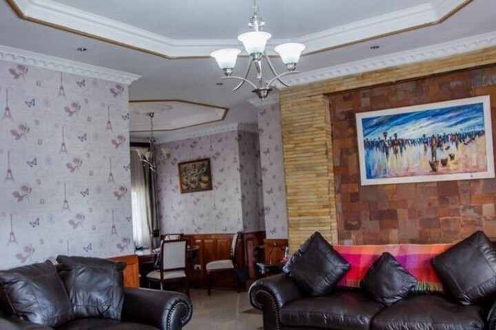 Room 12 of 23