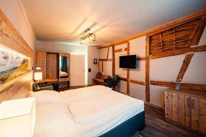 Room 15 of 35
