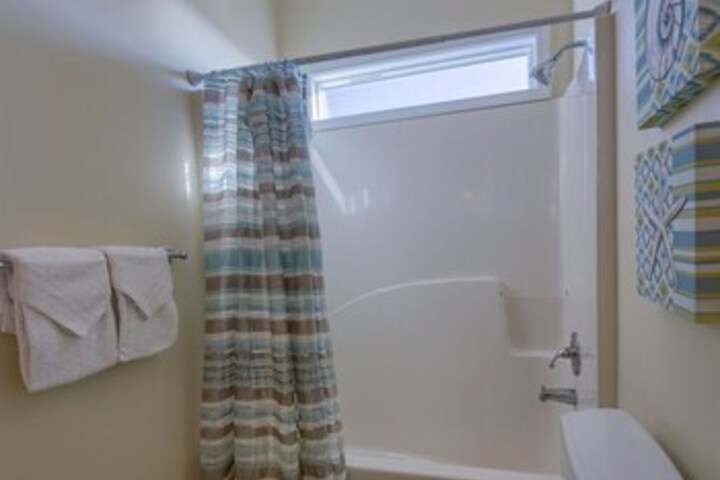 Room 9 of 34