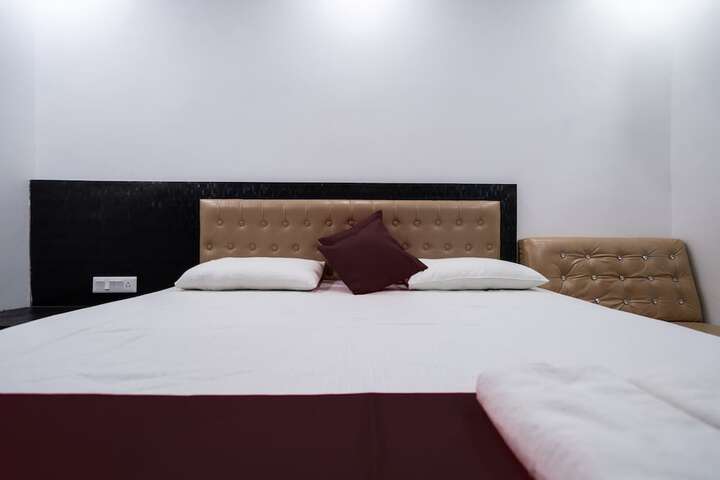 Room 8 of 35