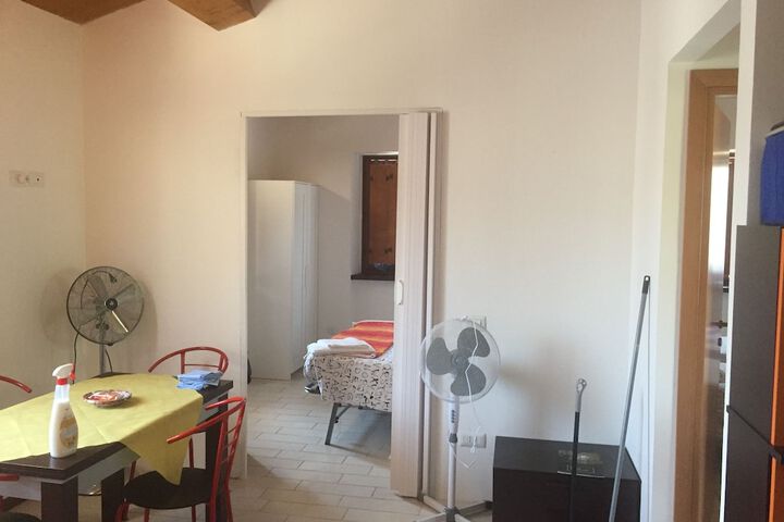 Room 5 of 33