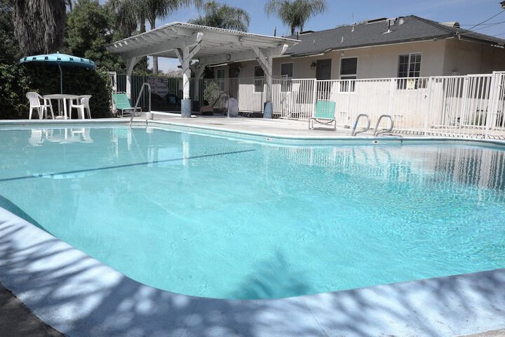 Pool 62 of 90