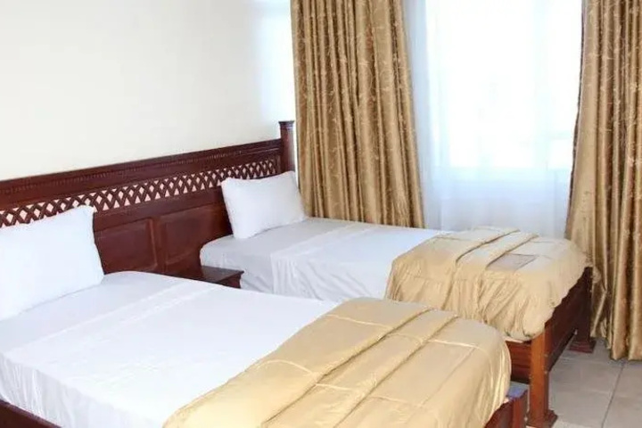 Room 4 of 18
