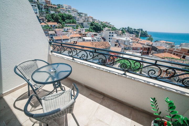 Terrace/Patio 6 of 14