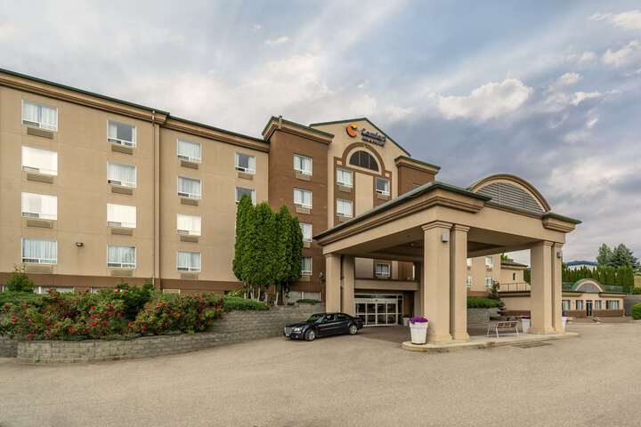 Comfort Inn & Suites Salmon Arm BC