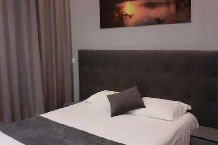 Room 14 of 36
