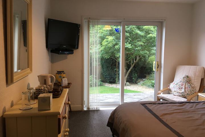 Room 8 of 12