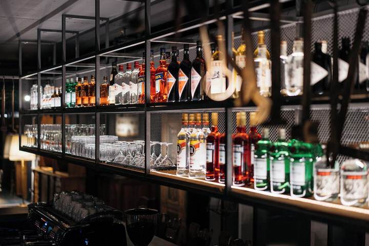 Lounge 96 of 127