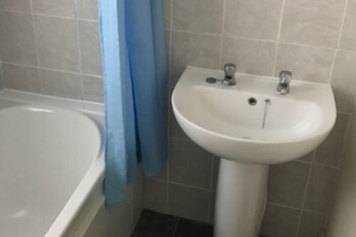Room 4 of 39