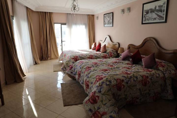 Room 6 of 27
