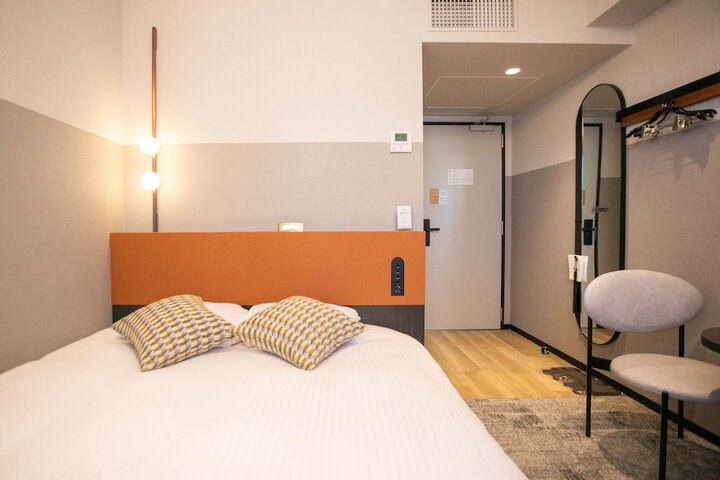 Room 14 of 80