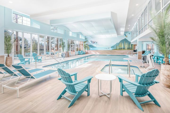 Indoor/outdoor pool