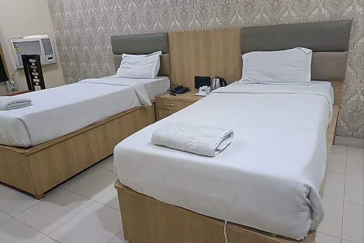 Room 11 of 19