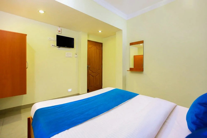 Room 8 of 13