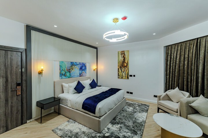 Room 21 of 36