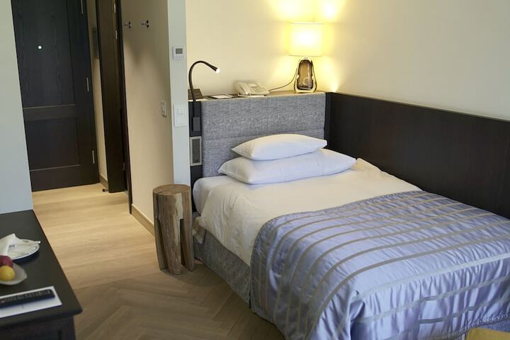 Room 12 of 53