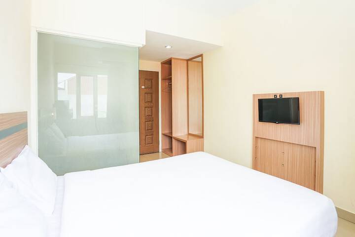 Room 28 of 82